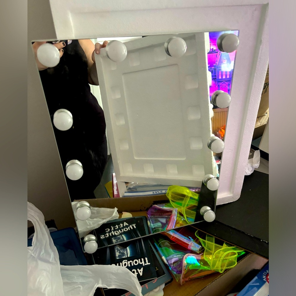 LUXFURNI Vanity Tabletop Hollywood Makeup Mirror